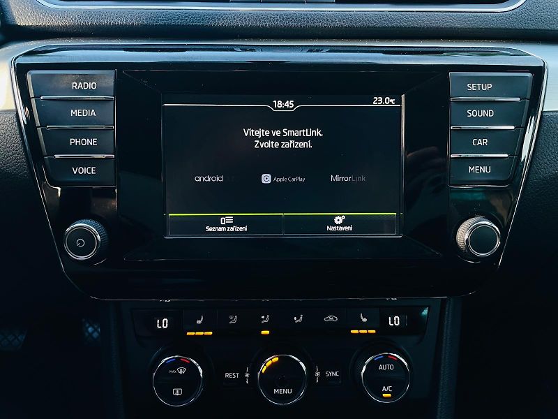 Škoda Superb 2.0TDI 1MAJITEL TAŽNÉ SERVISKA - fotka 36 z 44