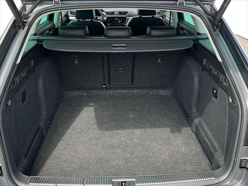 Škoda Superb 2,0 TDi 110kW 7DSG STYLE PLUS - fotka 14 z 28