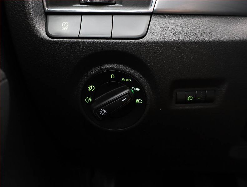 Škoda Fabia (2018) Ambition 1.0 TSI, Serv.kniha - fotka 12 z 16