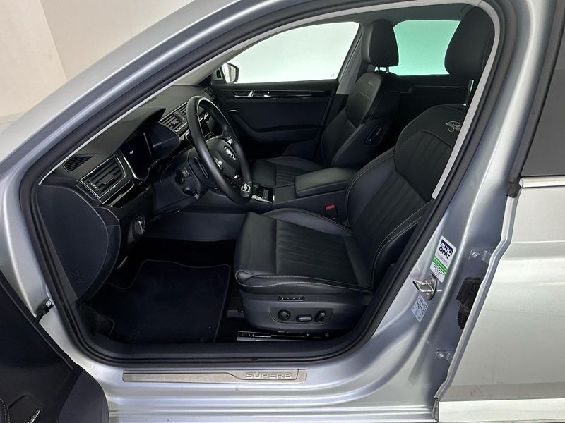 Škoda Superb L&K DSG - fotka 7 z 29