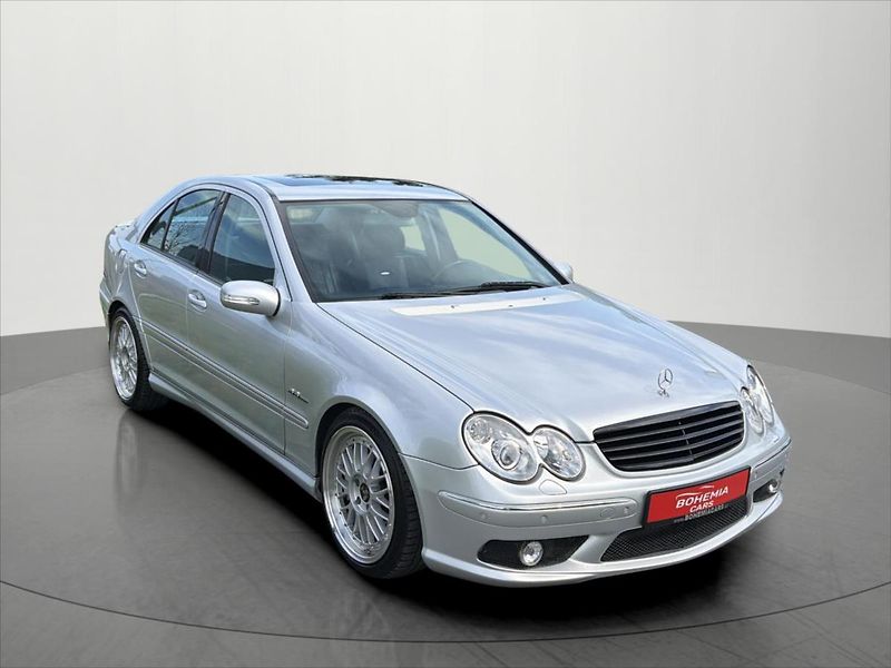Mercedes-Benz Třídy C 5,5 V8 270 Kw C 55 AMG automat - fotka 1 z 33