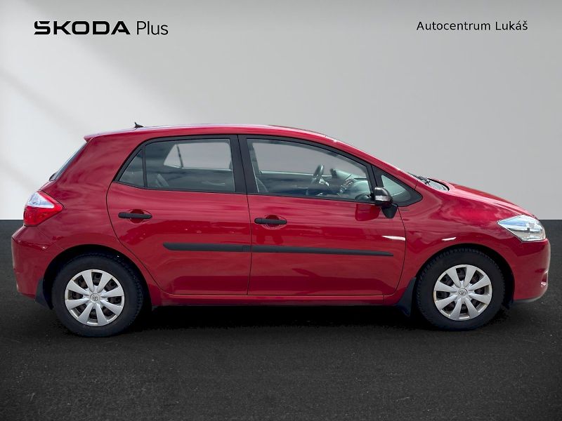 Toyota Auris (2010) - fotka 6 z 24