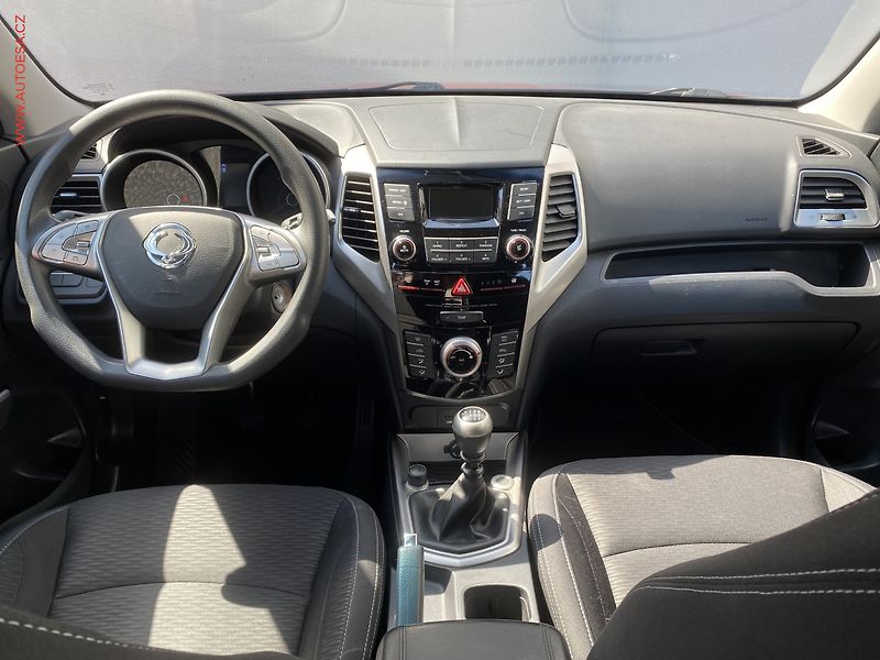 SsangYong Tivoli (2015) 1.6 i, AC, tempo - fotka 8 z 14