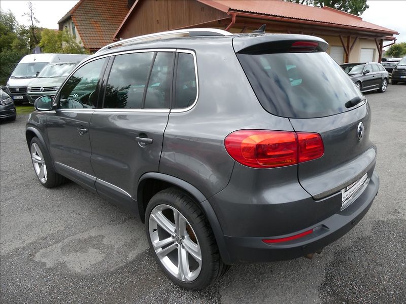 Volkswagen Tiguan 2,0 TDi 110kW Lounge DSG, 4x4 - fotka 6 z 54