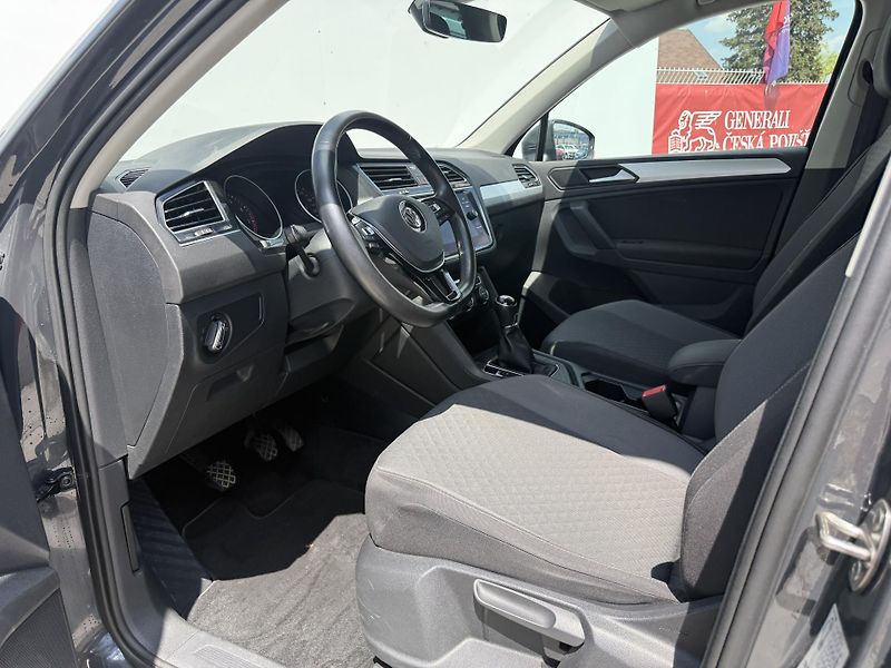Volkswagen Tiguan (2019) 1.5 TSI 110kW ser. historie - fotka 17 z 31