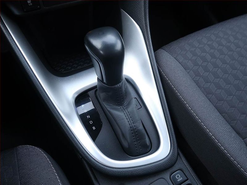 Toyota Yaris (2023) 1.5 VVT-i Hybrid, Automat - fotka 13 z 18