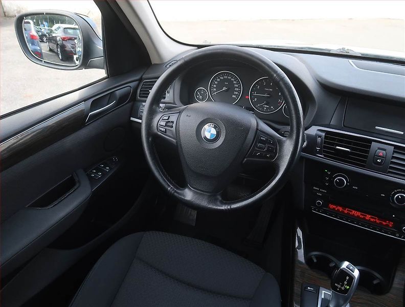 BMW X3 (2011) xDrive20i, 4X4, Automat - fotka 7 z 19