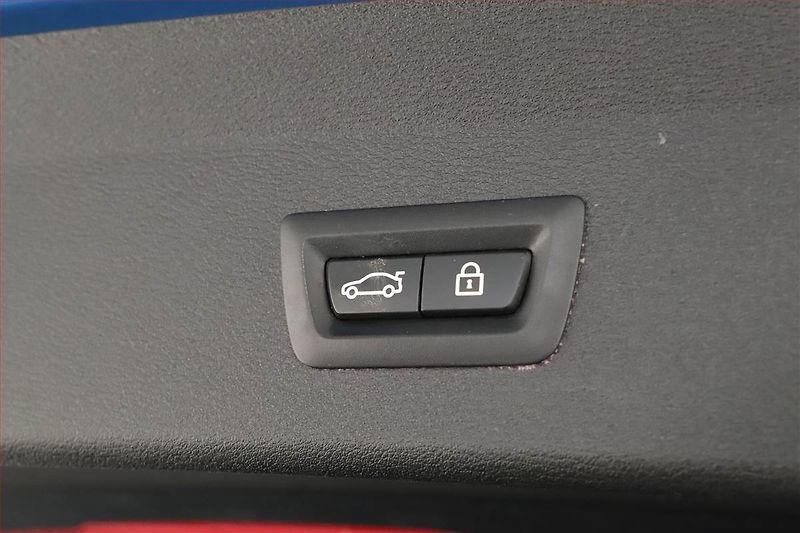 BMW X1 (2018) M Sport xDrive20d, 4X4 - fotka 17 z 19