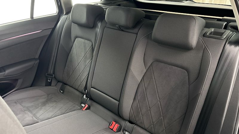 Volkswagen Golf 1.5 TSI DSG Style Variant - fotka 16 z 27