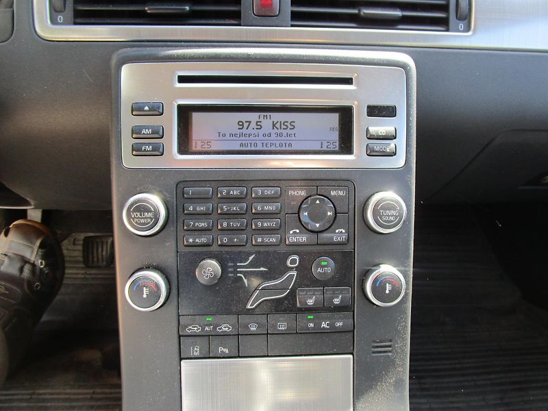 Volvo V70 - fotka 13 z 17