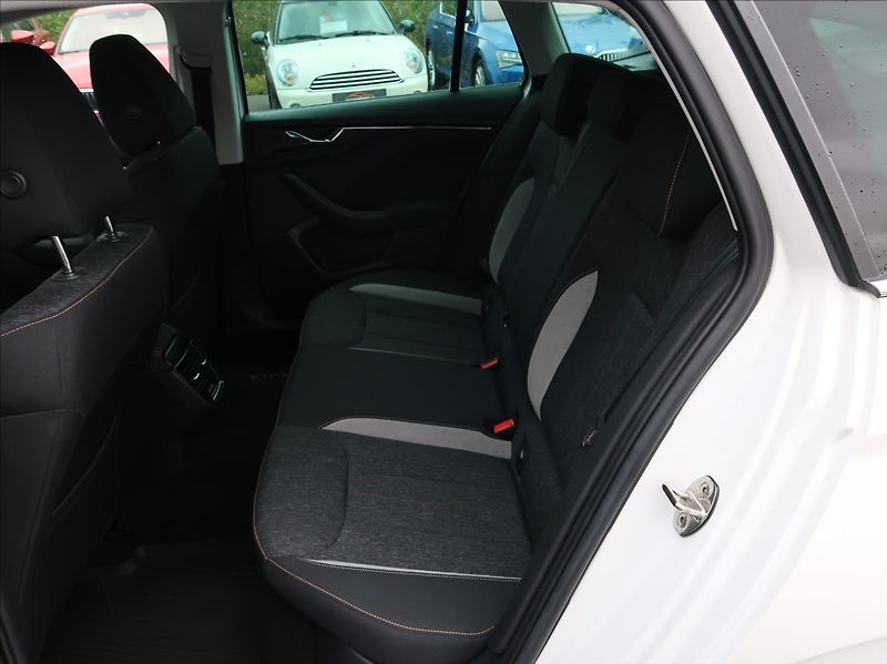 Škoda Scala 1,6 TDi,85kW,Style,1majČR,DPH - fotka 19 z 28
