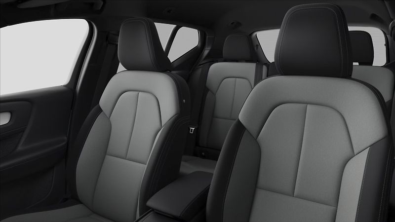 Volvo XC40 (2026) 2,0 B3  Plus - fotka 8 z 13