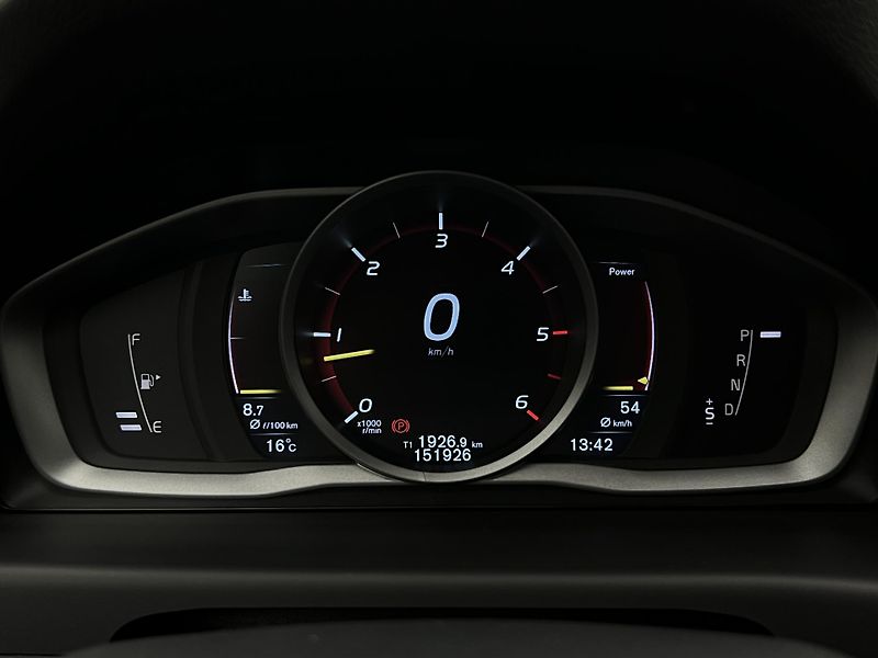 Volvo XC70 D4 SUMMUM AUT  - fotka 24 z 40