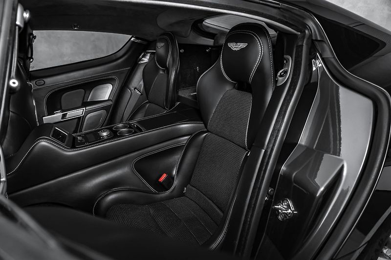 Aston Martin Rapide - fotka 15 z 25