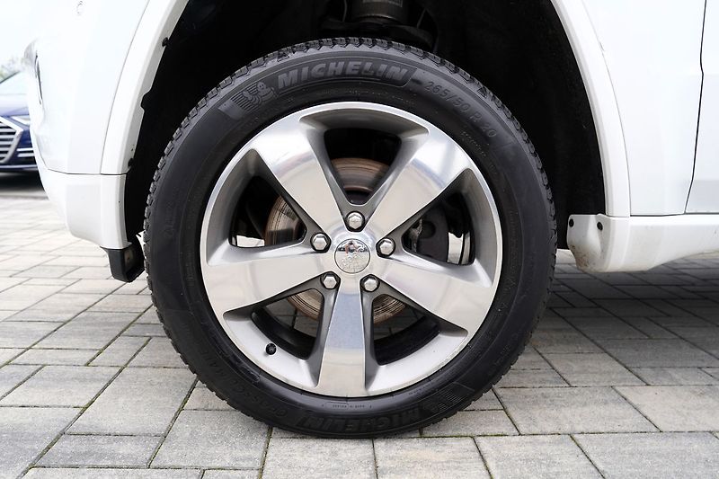 Jeep Grand Cherokee 3.0 CRD/Overland/Facelift/250 - fotka 15 z 46