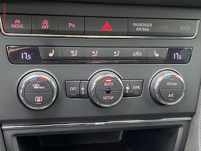 Seat Leon (2015) 2.0 TDi, X-Perience, AT - fotka 16 z 17