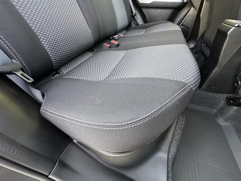 Suzuki Vitara (2024) 4x4*1.4 hybrid/95Kw * 1.Maj.  - fotka 24 z 38