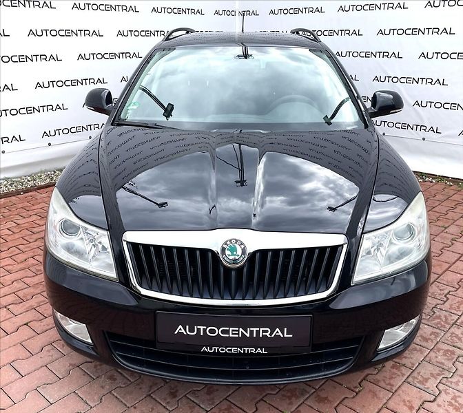 Škoda Octavia 1,2 TSi,77kW,STK 9/28,serv.kn. - fotka 2 z 20