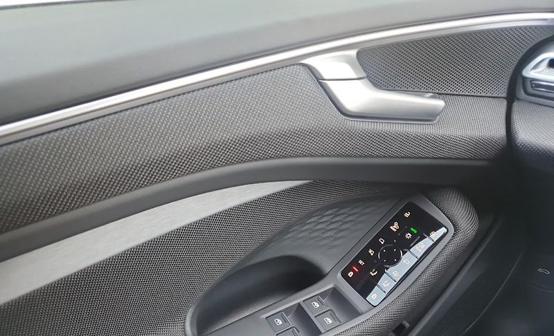 Audi A6 TDI quattro 360 Pano Tech+ - fotka 5 z 10
