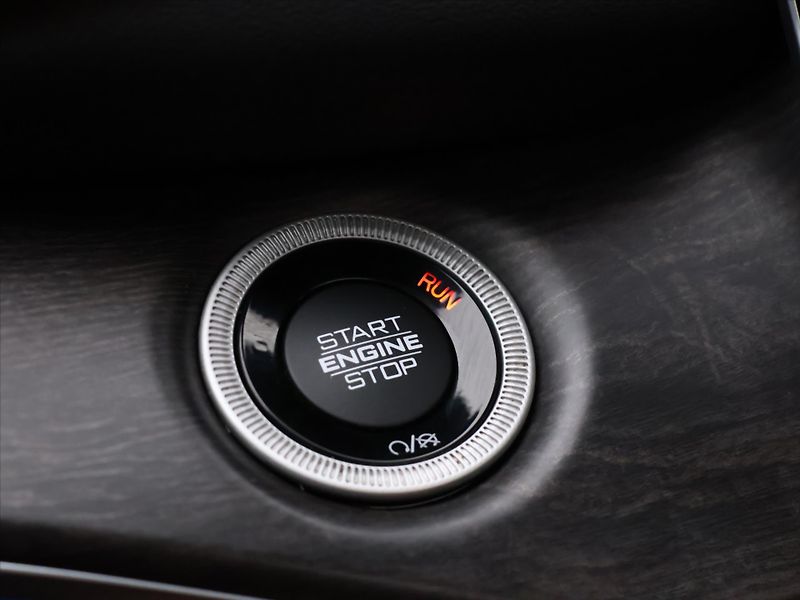 Jeep Grand Cherokee 3,6 L 216kW OverLand Long DPH - fotka 26 z 42