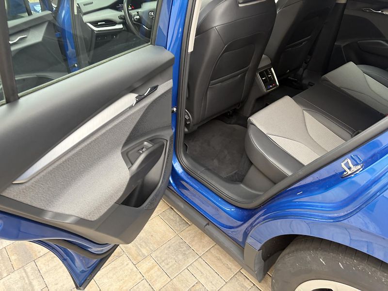 Škoda Enyaq (2021) 60, tazne, Race Blue - fotka 8 z 14
