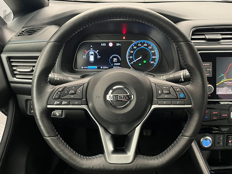 Nissan Leaf N-Connecta, 110 kW, 40kWh - fotka 11 z 72