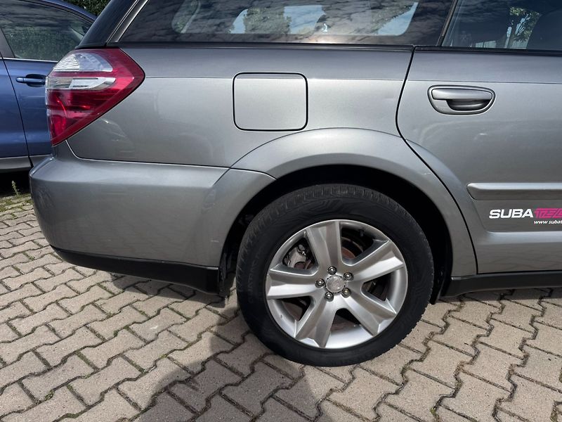 Subaru Outback (2007) AUTOMAT 4X4 2,5i 121 KW TAŽNÉ - fotka 15 z 50