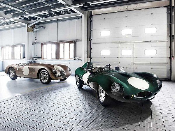 Jaguar C-Type (vlevo) a D-Type.