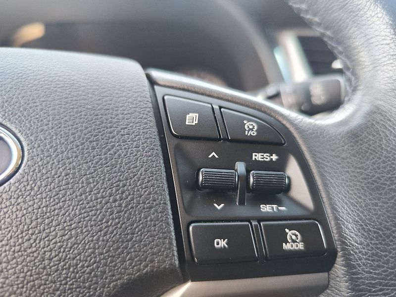Hyundai Tucson 2.0 CRDi/100kW Style 4x4 - fotka 26 z 36