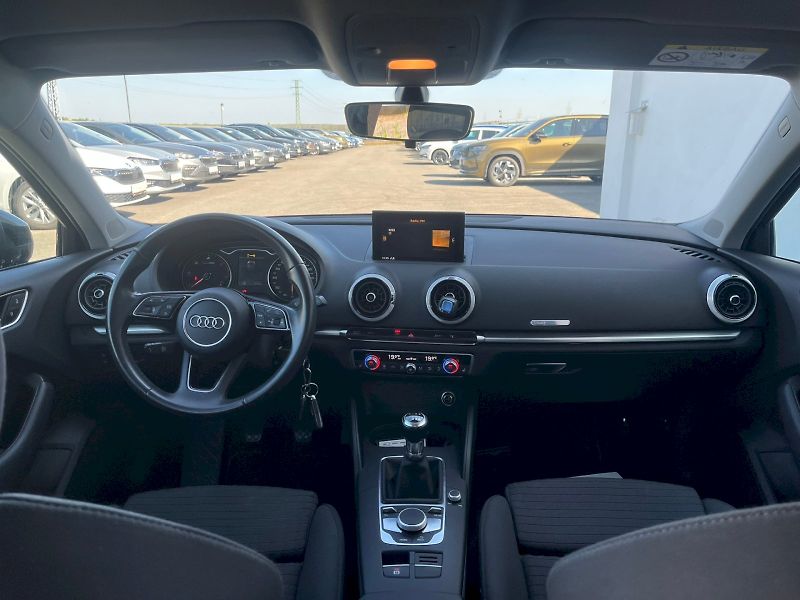 Audi A3 (2017) Nové Sportback Linie Sport 1.6 - fotka 5 z 28
