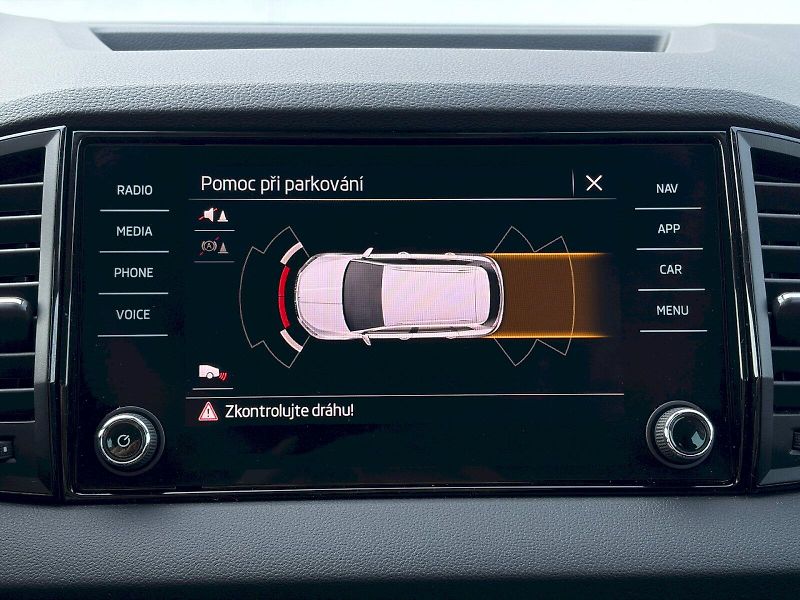 Škoda Karoq (2025) DSG 1.5 TSI / 110kW / SELECTIO - fotka 27 z 32