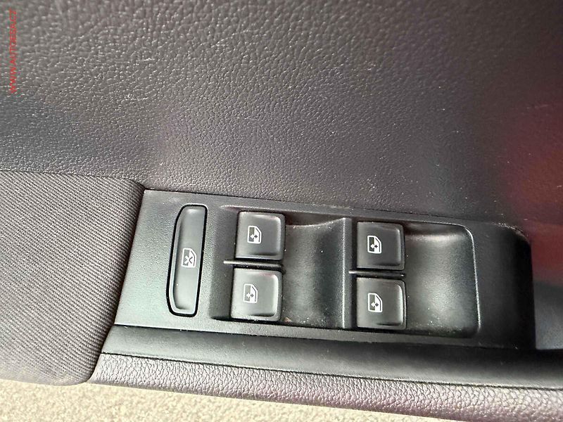 Škoda Fabia (2017) 1.2 TSI, 1.maj,ČR, AC, park - fotka 11 z 17