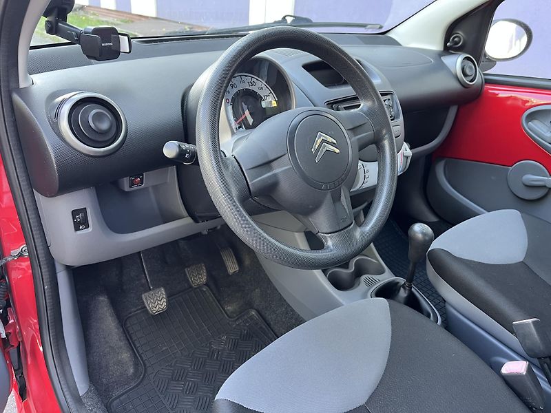 Citroën C1 1,0 VVTi 57 tkm /pneu/ servo - fotka 13 z 27