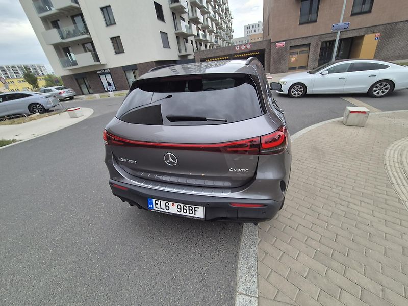 Mercedes-Benz EQA (2023) - fotka 3 z 11