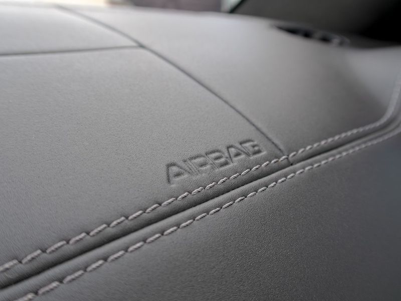 Peugeot RCZ (2013) CZ 2.0HDI 120KW – PO SERVISU - fotka 34 z 44