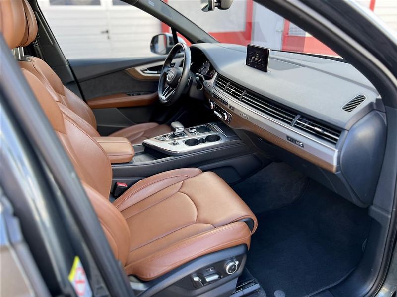 Audi SQ7 4,0 TDi QUATTRO MATRIX MASÁŽE - fotka 23 z 62