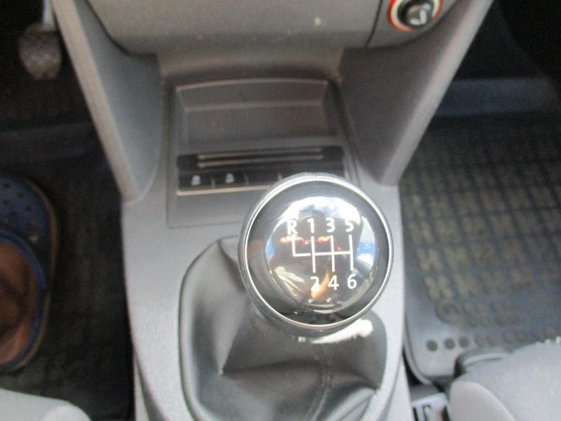 Volkswagen Touran TDi*77kW*159TKM*NAVI*L+Z PNEU - fotka 17 z 39