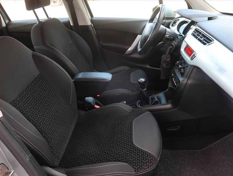 Citroën C3 (2011) 1.4 HDi, po STK, jezdí dobře - fotka 9 z 18