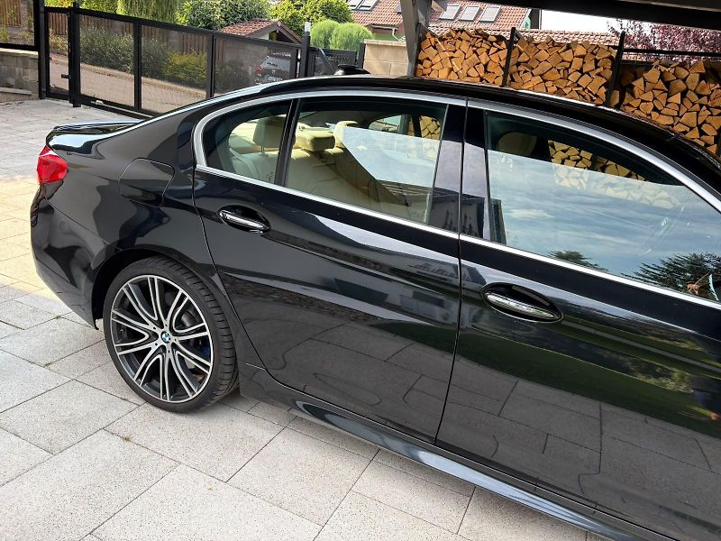 BMW Řada 5 (2019) 540i Xdrive Mpaket - fotka 7 z 12