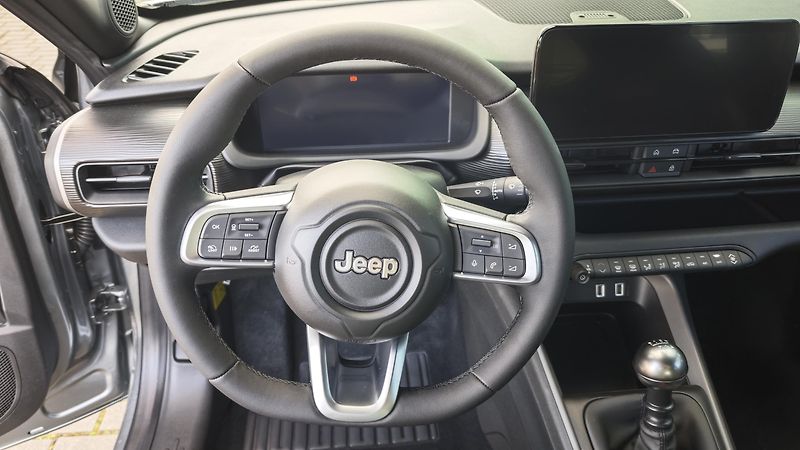 Jeep Avenger (2026) Longitude 1,2 100PS manuál - fotka 23 z 38