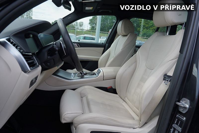 BMW X5 xDrive 40i 250kW TAŽNÉ/PANORAM - fotka 10 z 15