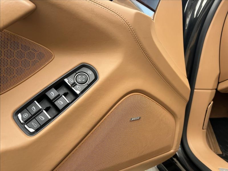 Porsche Panamera 4S,Approved,Keyless,DPH - fotka 12 z 23