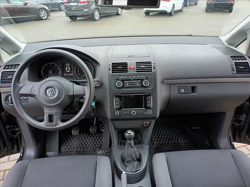 Volkswagen Touran 1,4 TSI,SERVIS,TAŽNÉ,VÝHŘEV - fotka 11 z 43