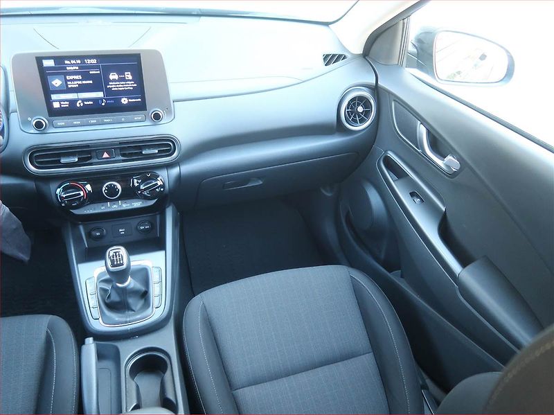 Hyundai Kona (2022) Comfort 1.0 T-GDI, Serv.kniha - fotka 8 z 17