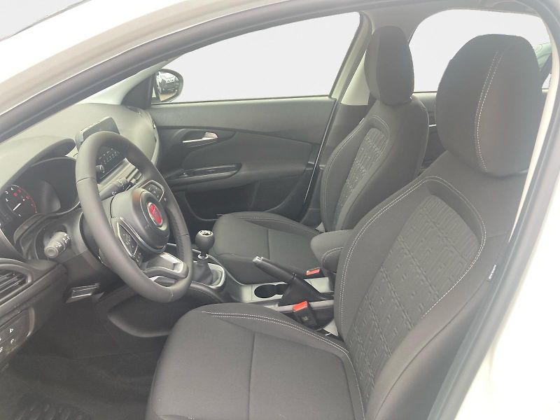 Fiat Tipo (2025) Sedan Urban 1.6 MultiJet 130k  - fotka 9 z 15