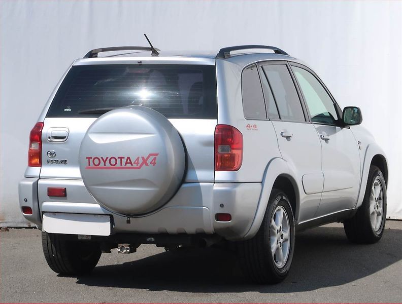 Toyota RAV4 (2002) 2.0 D-4D , 4X4, Park. senzory - fotka 5 z 16