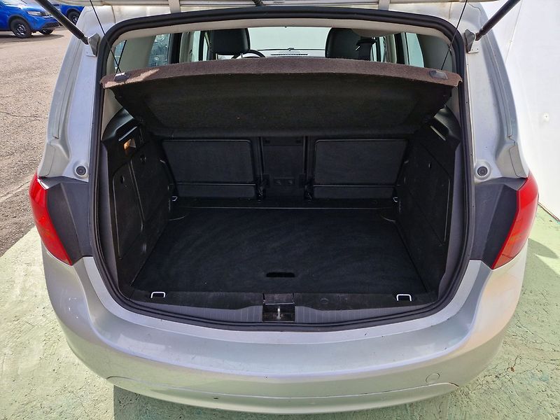 Opel Meriva 1.4 T - fotka 9 z 30