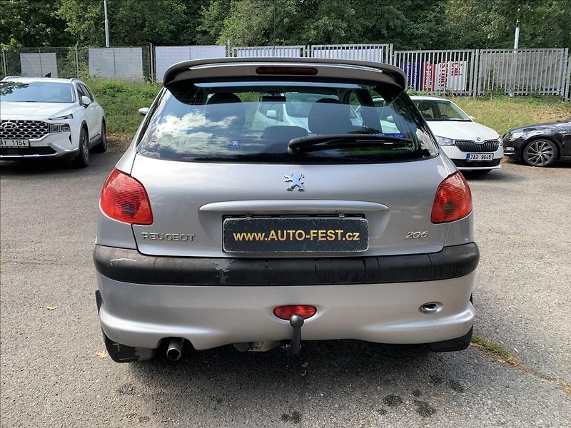 Peugeot 206 1,4 i,ČR - fotka 7 z 17