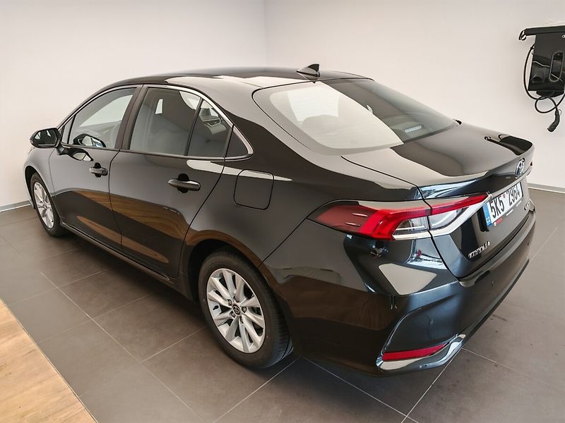 Toyota Corolla 1.8 CVT Comfort Tech - fotka 6 z 31
