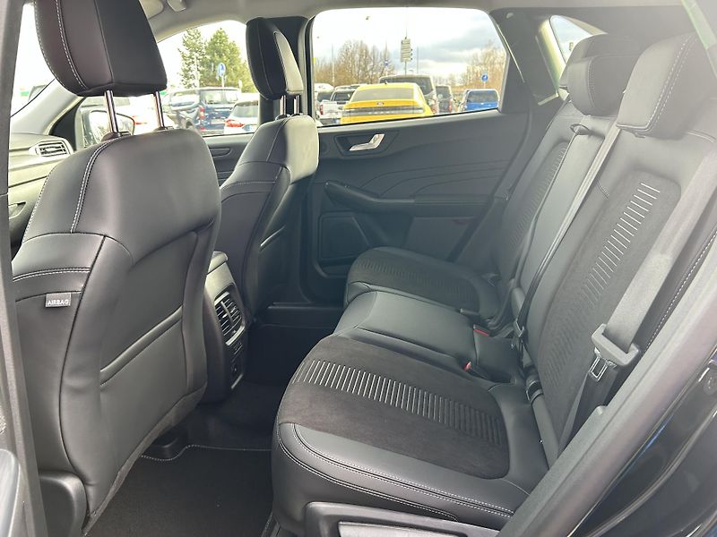 Ford Kuga Active X 2,5 HEV 134kW AWD - fotka 12 z 37